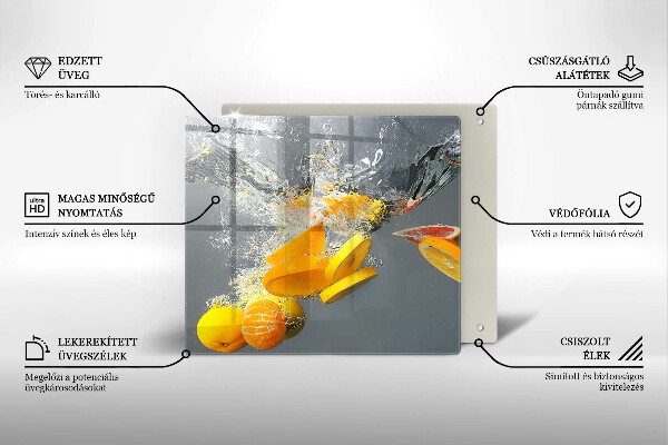 Chopping board Lemons in water