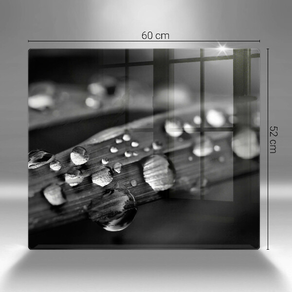 Chopping board Drops of dew on the leaves