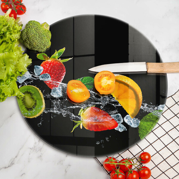 Cutting board Fruits in water