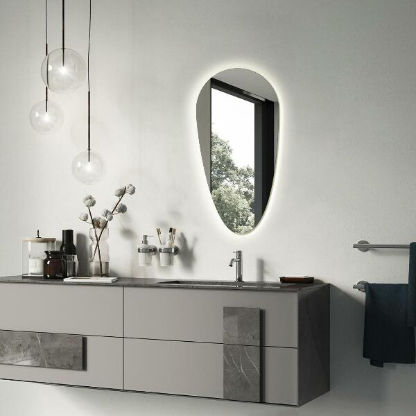 Tear shaped lighted mirror 35x70 cm