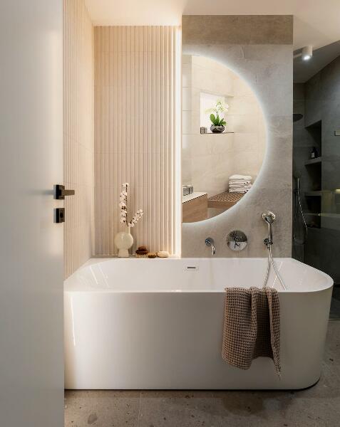 Led semi-circular mirror 45x90 cm