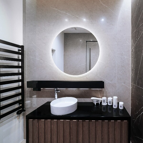 Modern illuminated round mirror 28 in