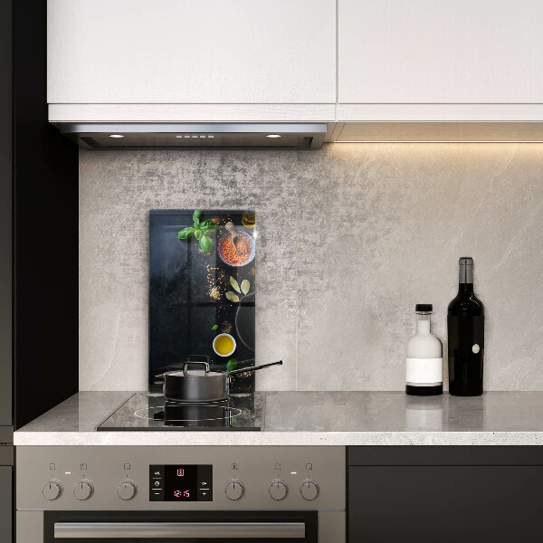 Glass worktop saver Spices with spices