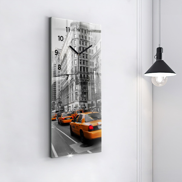 Modern vertical wall clock Manhattan and Taxis