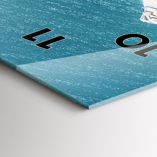 Modern vertical wall clock Heart Island