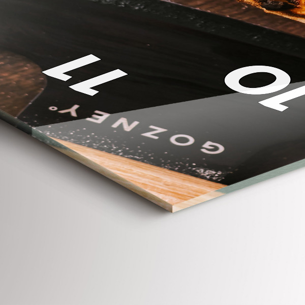 Modern vertical wall clock Italian pizza