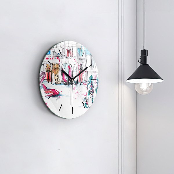 Round glass clock The element of femininity