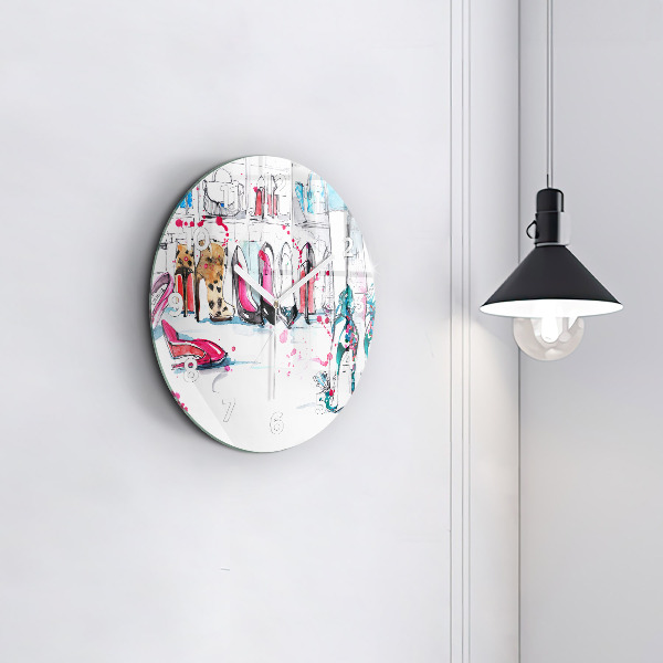 Round glass clock The element of femininity