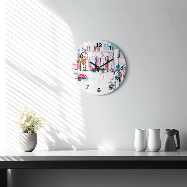 Round glass clock The element of femininity