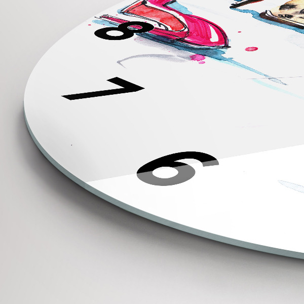 Round glass clock The element of femininity