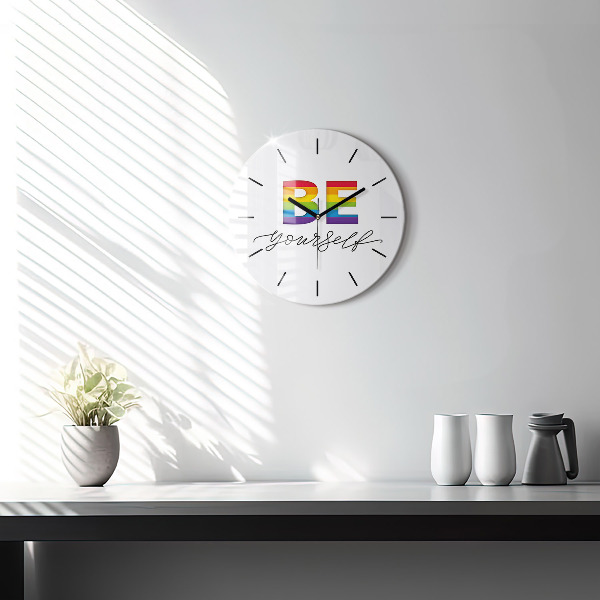 Round glass clock The inscription Be yourself