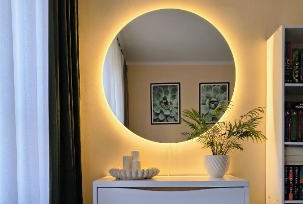 Where not to hang a mirror? Learn the rules that will transform your interior