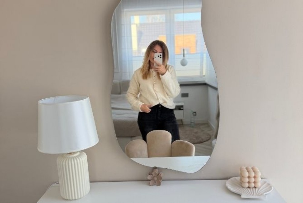 makeup mirror